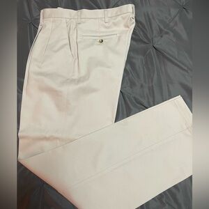 Men’s Wrangler Ultimate Khakis 34” X 34”